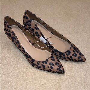 NWT Old Navy leopard print kitten heels
